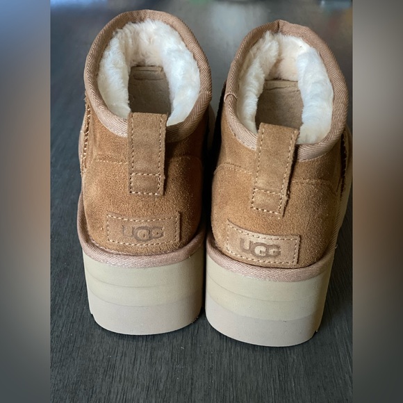 Brand New UGG Classic Ultra Mini Platform in Chestnut - Picture 2 of 4